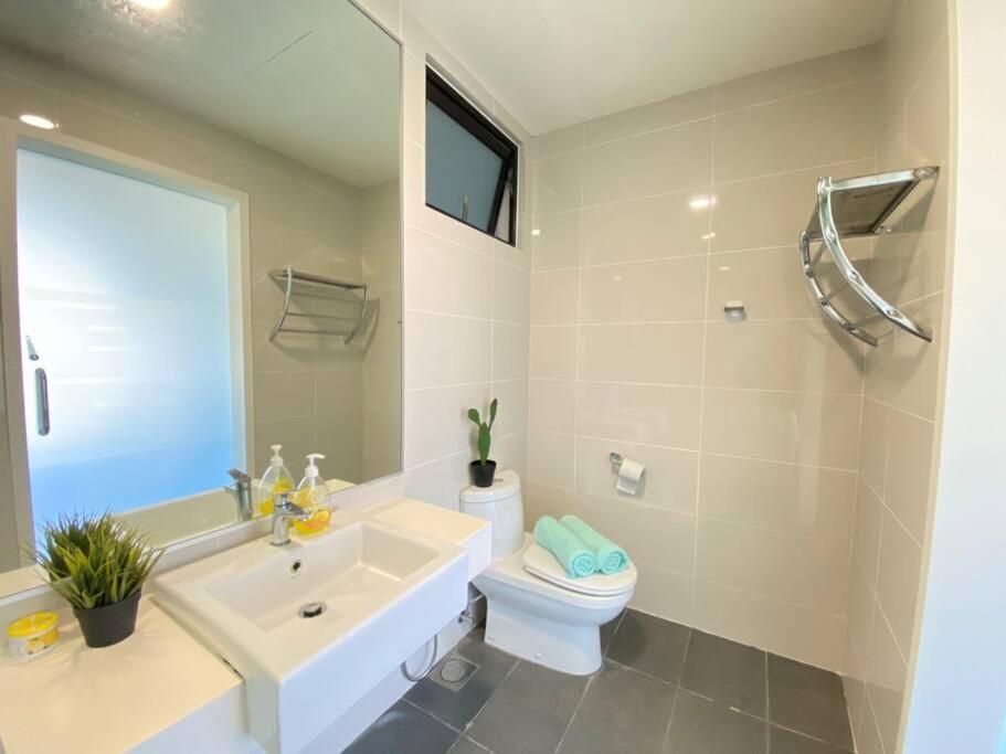Southkey Mosaic Cozy Netflix 1-4 Pax Apartemen